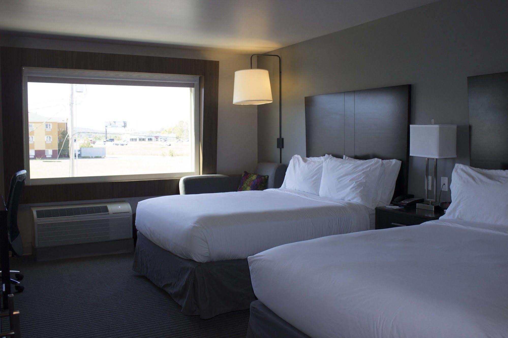 Holiday Inn Express And Suites Tahlequah By Ihg Esterno foto
